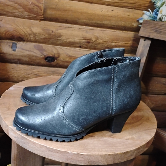 Softwalk Women's Dakota Ankle Boot - Picture 5 of 9